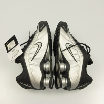 NIKE | Nike SHOX R4 METALLIC SILVER Sneakers HQ1988-007 Silver 26cm
