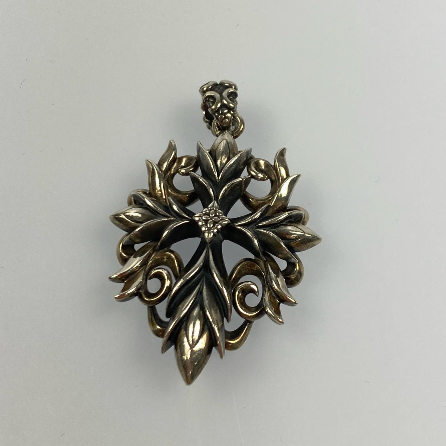 Bloody Mary | Bloody Mary Andromeda Pendant Top