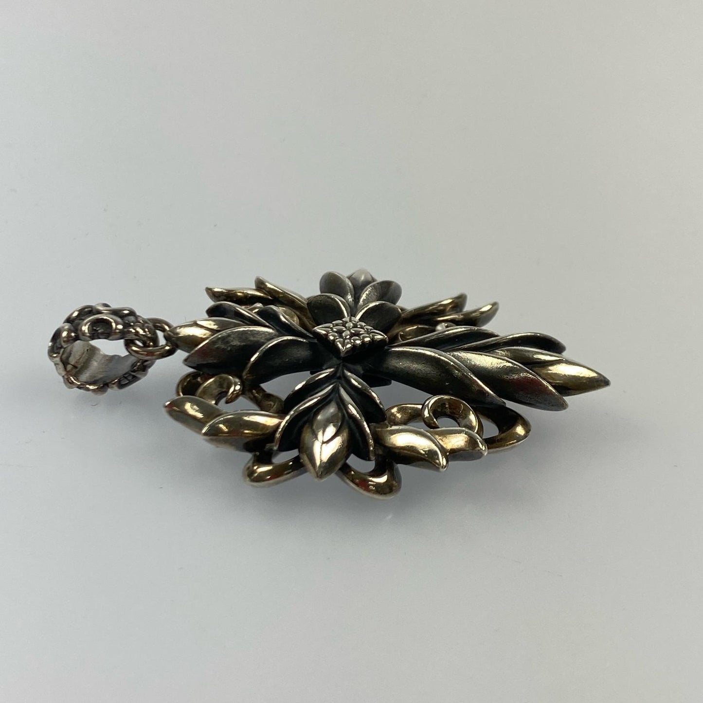 Bloody Mary | Bloody Mary Andromeda Pendant Top