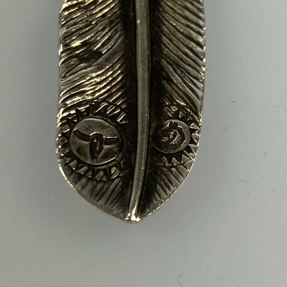 TADY&KING | Tady & King Extra Large SV Feather K18 Wolf Pendant Top