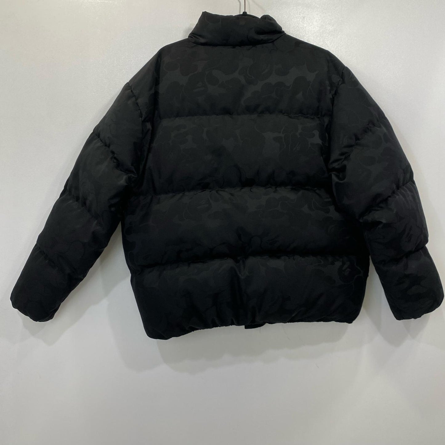 A BATHING APE | アベイシングエイプ TONAL SOLID CAMO PUFFER DOWN JACKET ダウンジャケット 001DNJ801057I 2023A/W ブラック サイズ：L【姫路東店】