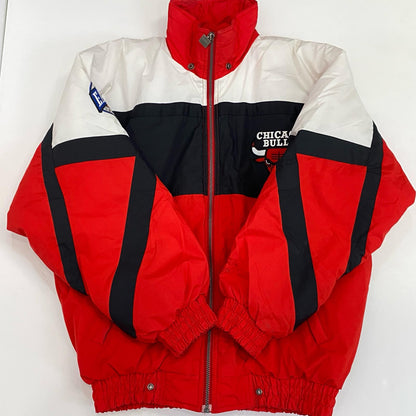 CHICAGO BULLS 中綿ジャケット レッド サイズ：L【姫路東店】