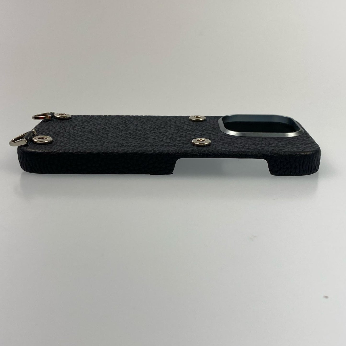 BONAVENTURA | ボナベンチュラ スナップボタン付き バックカバーケース シュリンクレザー その他小物 BSNT16P-NA iPhone16Pro用 ネイビー【姫路東店】