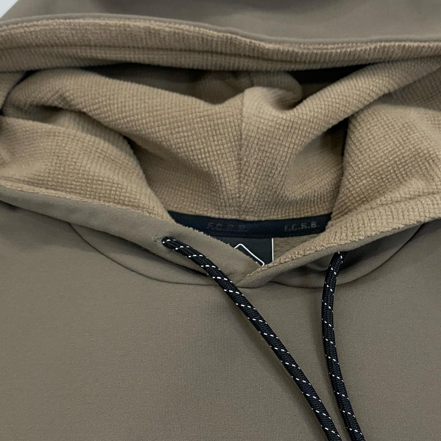 FCRB | エフシーアールビー STRETCH FLEECE HOODIE パーカー FCRB-252031 プルオーバーパーカー 2025A/W ブラウン サイズ：L【姫路東店】