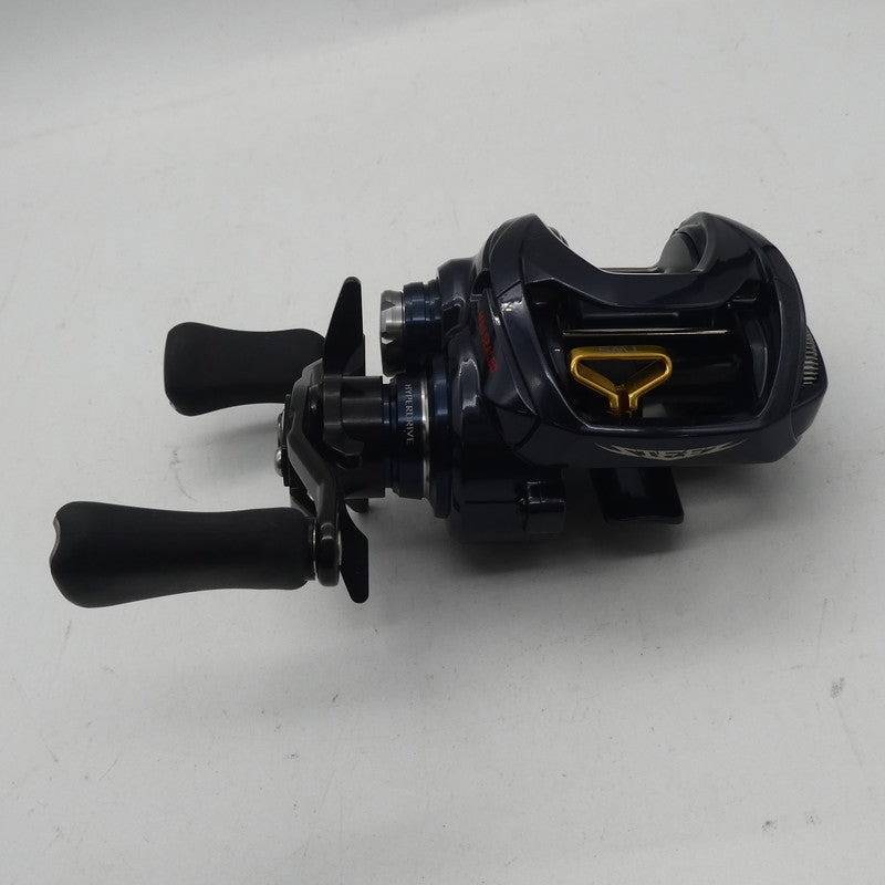 【フィッシング/釣り/釣具/リール】Daiwa | ダイワ 21スティーズTW HLC 8.1R 【姫路東】【中古】Daiwa | ダイワ 21スティーズTW HLC 8.1R リール【姫路東店】