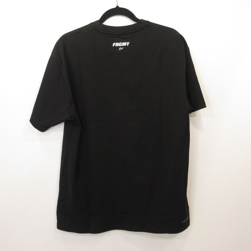 FCRB | エフシーアールビー FRAGMENT: CAMOUFLAGE EMBLEM TEE 半袖Ｔシャツ FCRB-260172 ×fragment design ブラック サイズ：L