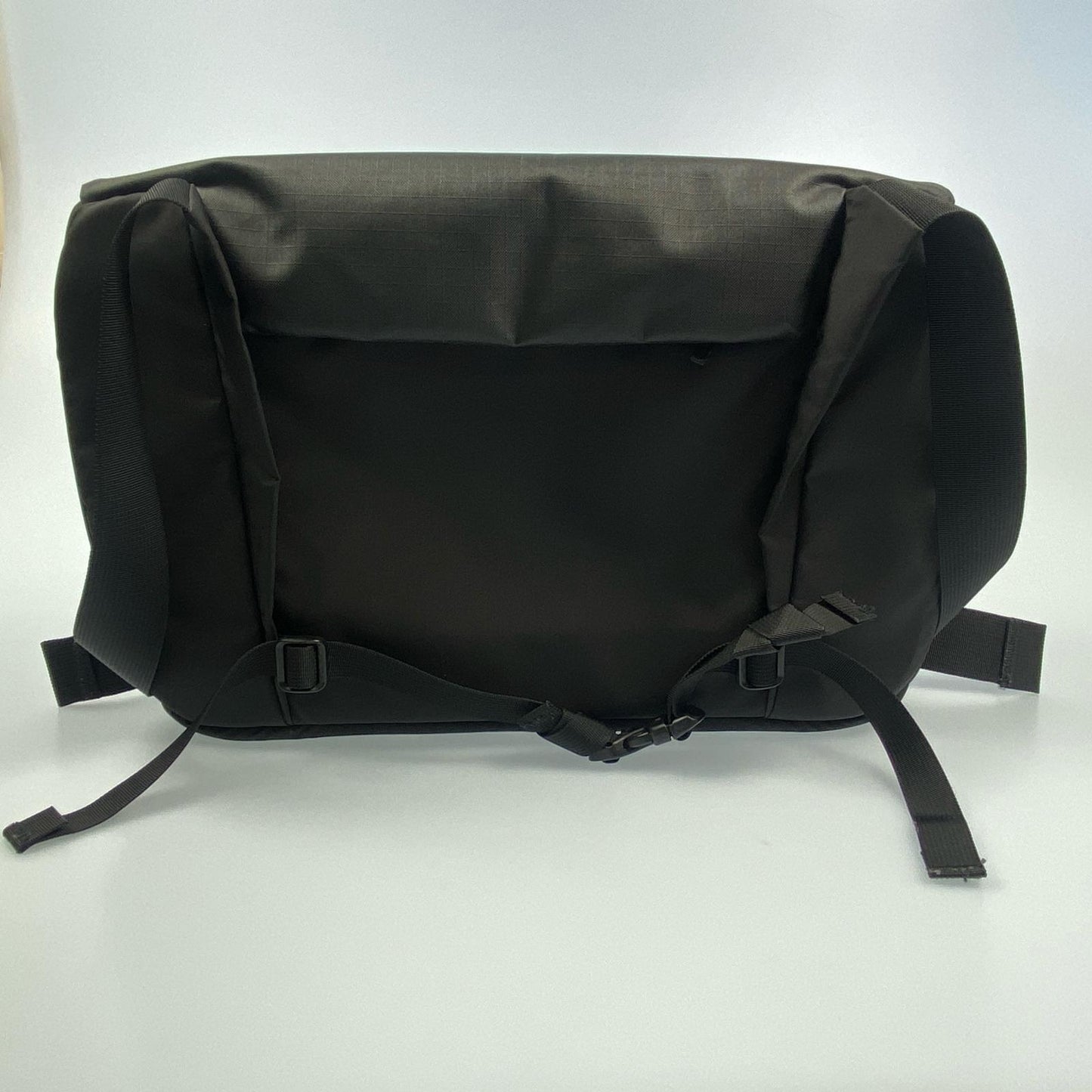 ARC'TERYX | アークテリクス Fyx 9 Bag メッセンジャーバッグ 18103 ブラック【姫路東店】