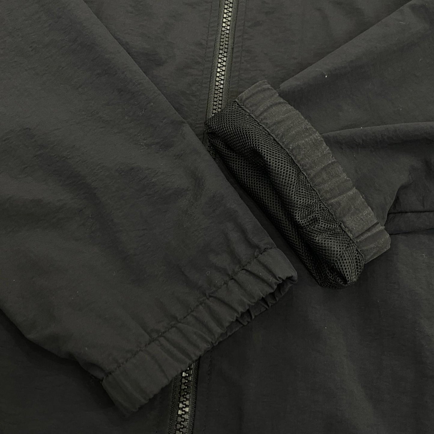 UNDEFEATED | アンディフィーテッド ナイロンジャケット ブラック サイズ：XL【姫路東店】
