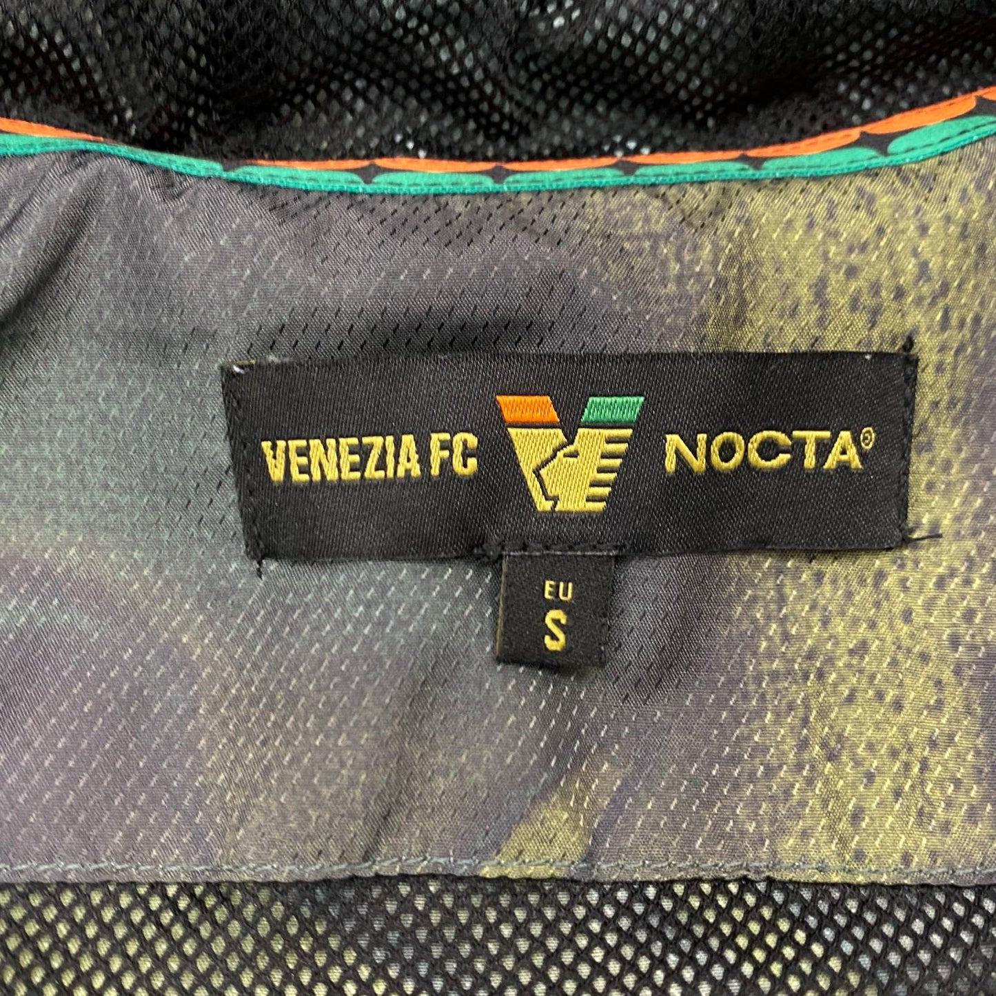 25/26 Lion Camo Rain Jacket ナイロンジャケット カモ サイズ：S【姫路東店】
