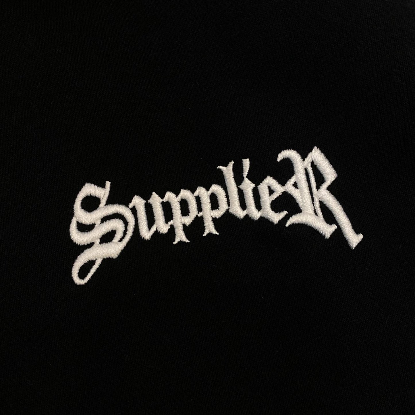 SUPPLIER | サプライヤー CROSS HOODIE パーカー ブラック サイズ：M