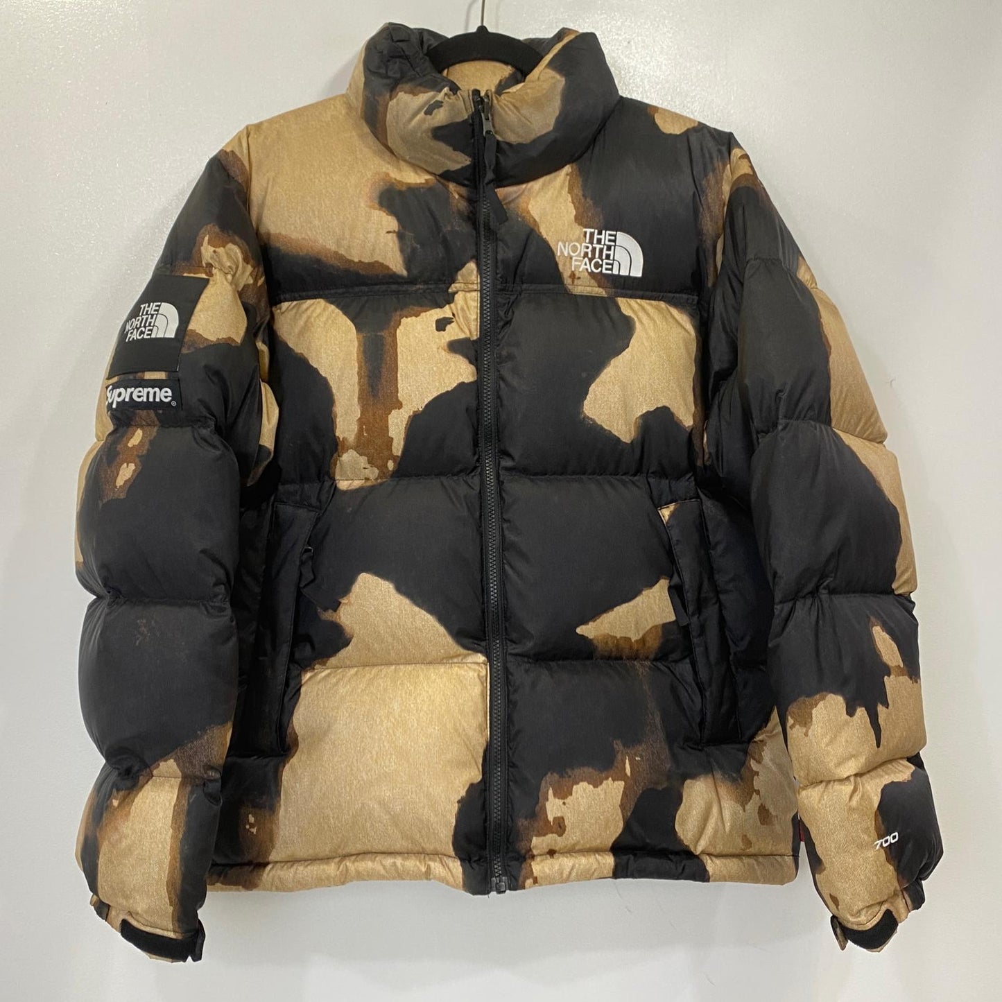 【中古】Supreme | シュプリーム Bleached Denim Print Nuptse Jacket ダウンジャケット ND52100I 2021A/W サイズ：M【姫路東店】