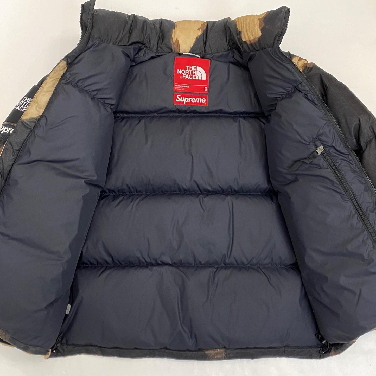 【中古】Supreme | シュプリーム Bleached Denim Print Nuptse Jacket ダウンジャケット ND52100I 2021A/W サイズ：M【姫路東店】