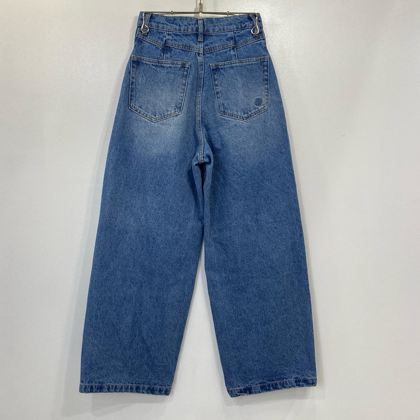 Lily Brown | リリーブラウン ハートビジューワイド デニムパンツ LWFP241810 2024S/S ｻｲｽﾞ:00 ライトブルー【姫路東店】