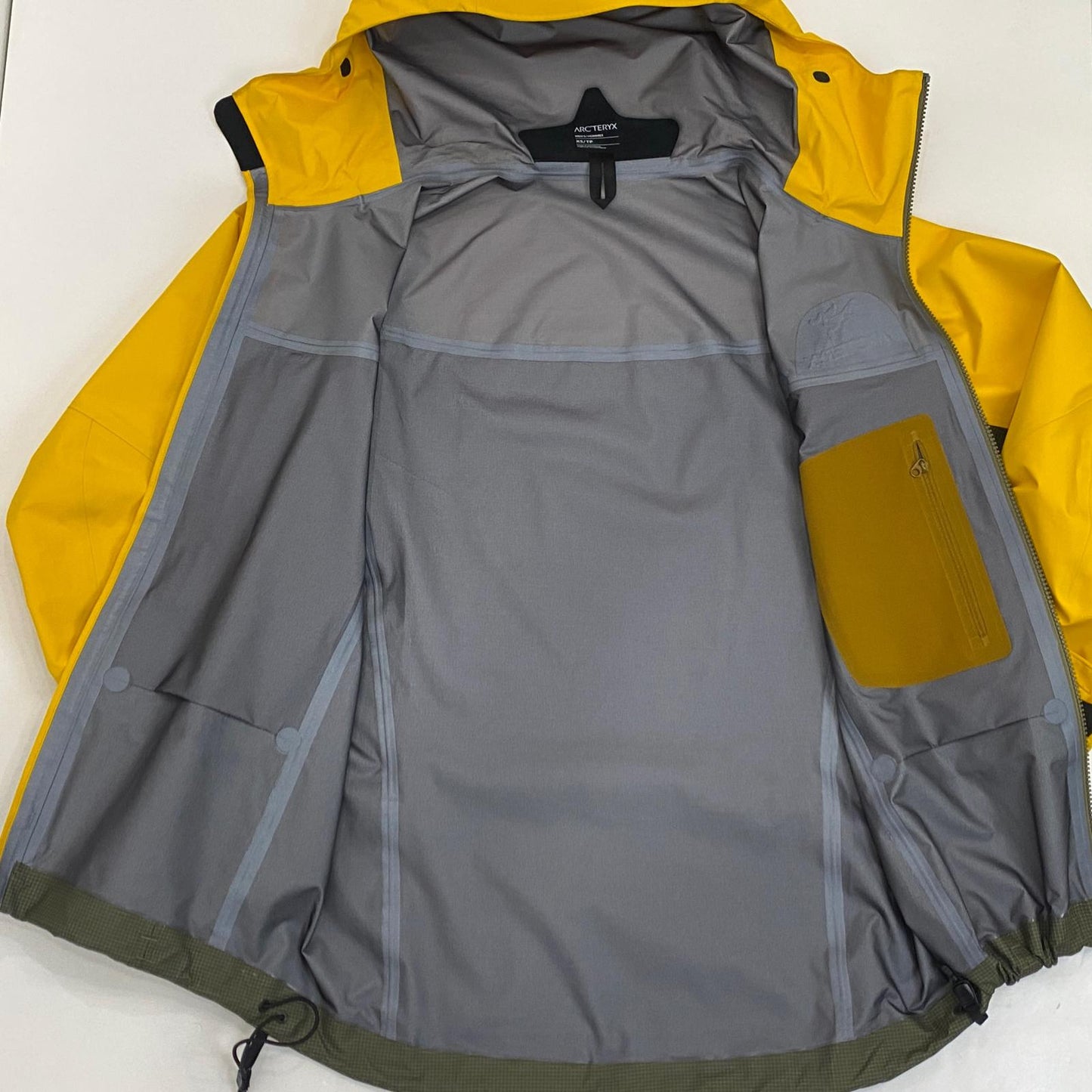 ARC'TERYX | アークテリクス ALPHA JACKET Tatsu/Edziza マウンテンパーカー X000006454 バイカラー サイズ：XS【姫路東店】