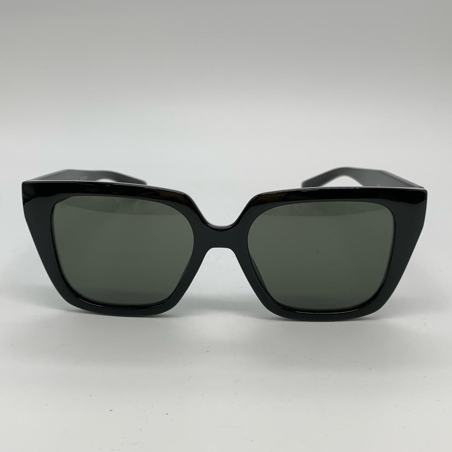 GUCCI | グッチ サングラス GG2102S ｻｲｽﾞ:54□18 ブラック【姫路東店】