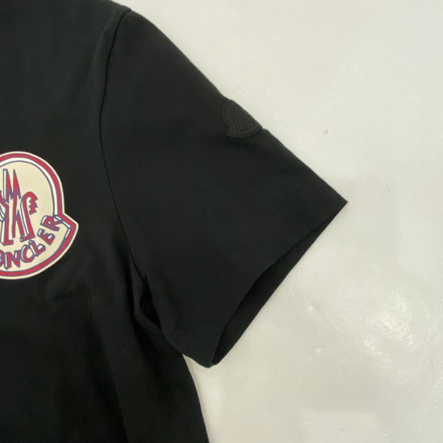 MONCLER | モンクレール 半袖Ｔシャツ L10918C00034 国内正規品 ブラック サイズ：M【姫路東店】