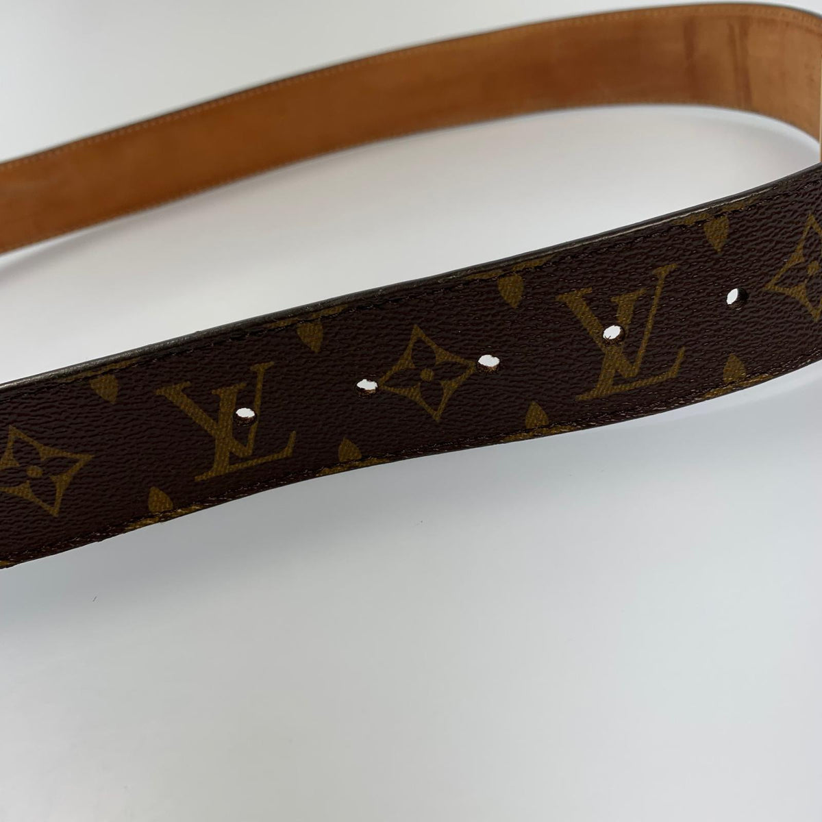 LOUIS VUITTON | ルイ・ヴィトン サンチュールLVイニシャル ベルト M9608 ｻｲｽﾞ:95/38 AC2119【姫路東店】
