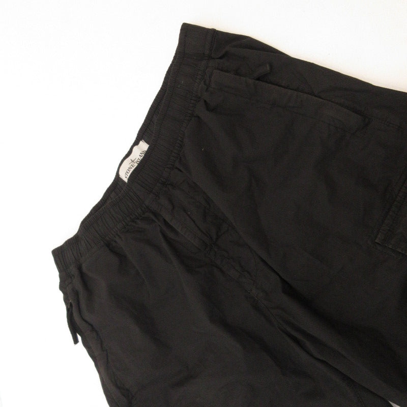 STONE ISLAND | ストーンアイランド LOGO COTTON CARGO TROUSERS カーゴパンツ K1S153100031 国内正規品 ブラック サイズ：30【姫路東店】