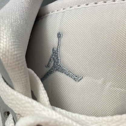 NIKE | ナイキ WMNS AIR JORDAN 1 LOW WHITE/WOLF GREY-ALUMINUM スニーカー DC0774-105 2024S/S 27.5cm グレー【姫路東店】