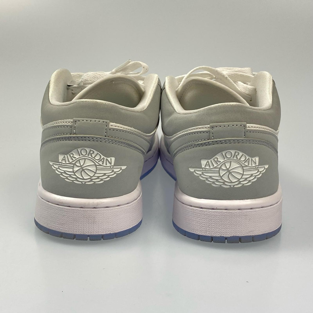 NIKE | ナイキ WMNS AIR JORDAN 1 LOW WHITE/WOLF GREY-ALUMINUM スニーカー DC0774-105 2024S/S 27.5cm グレー【姫路東店】