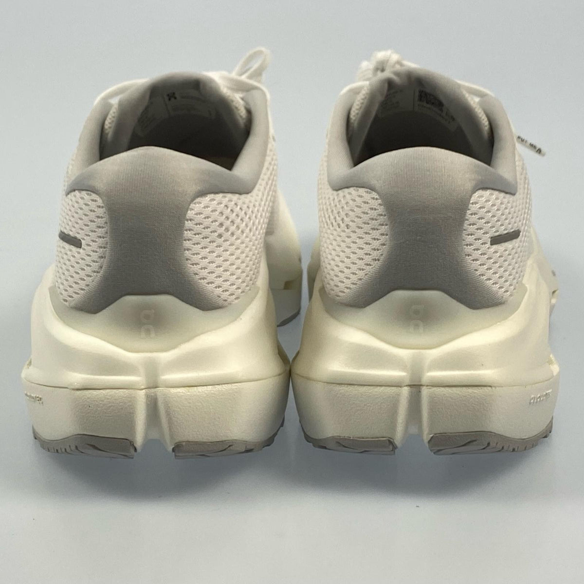 On | オン Cloudrunner 3 Max スニーカー 3MG30200813 26.5cm ホワイト【姫路東店】