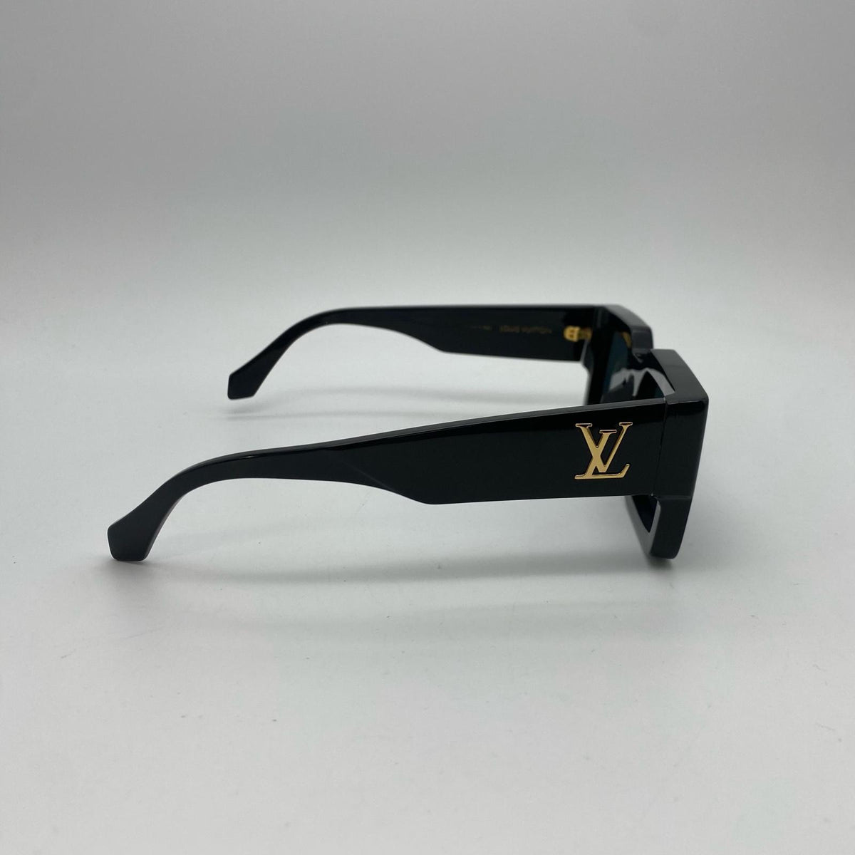 LOUIS VUITTON | ルイ・ヴィトン LVクラッシュ サングラス Z1579E ｻｲｽﾞ:54□21 ブラック【姫路東店】