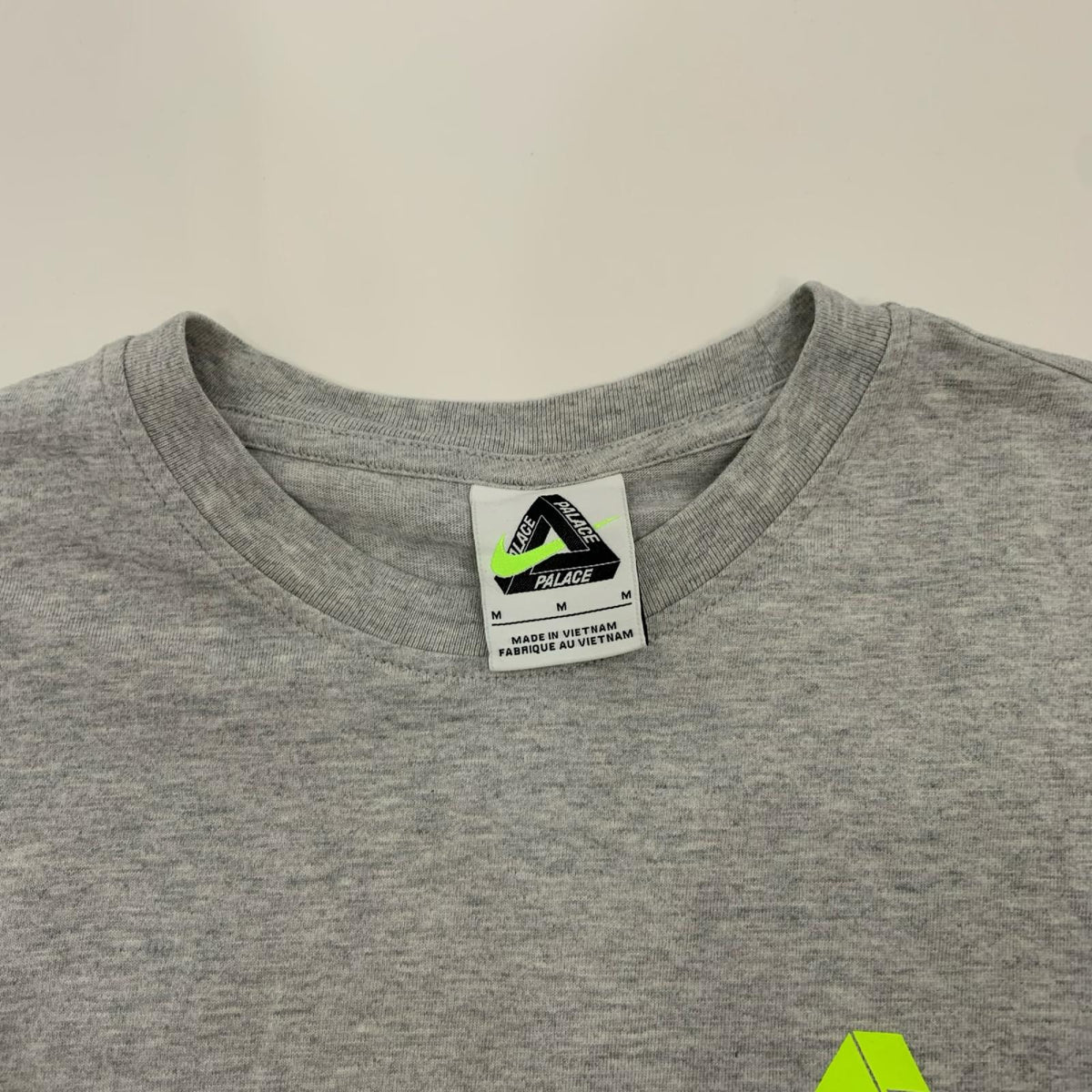 PALACE SKATEBOARDS | パレススケートボード×NIKE PALACE NIKE TRI SWOOSH T-SHIRT 半袖Ｔシャツ P29TS276 2025A/W グレー サイズ：M【姫路東店】