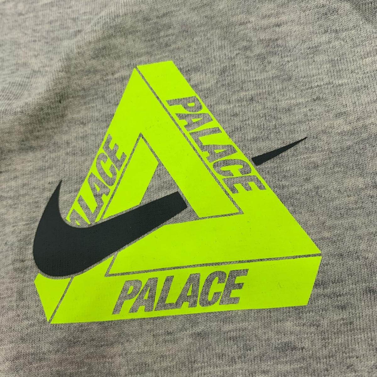 PALACE SKATEBOARDS | パレススケートボード×NIKE PALACE NIKE TRI SWOOSH T-SHIRT 半袖Ｔシャツ P29TS276 2025A/W グレー サイズ：M【姫路東店】