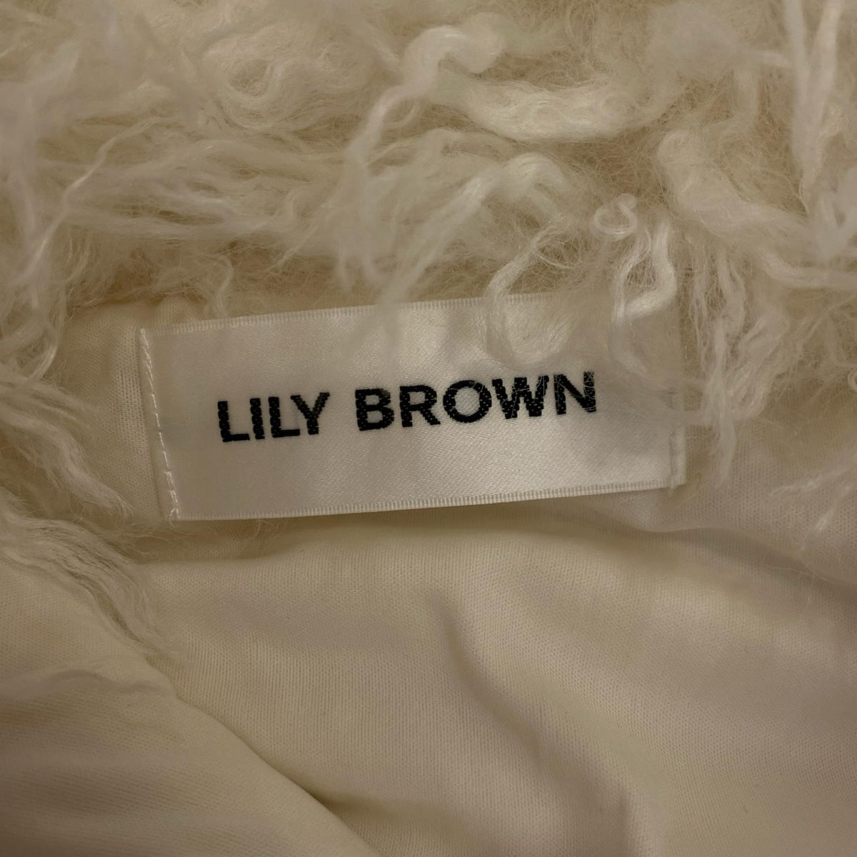 Lily Brown | リリーブラウン スノーマンプルオーバートップス その他アウター LWFJ255018 ホワイト【姫路東店】