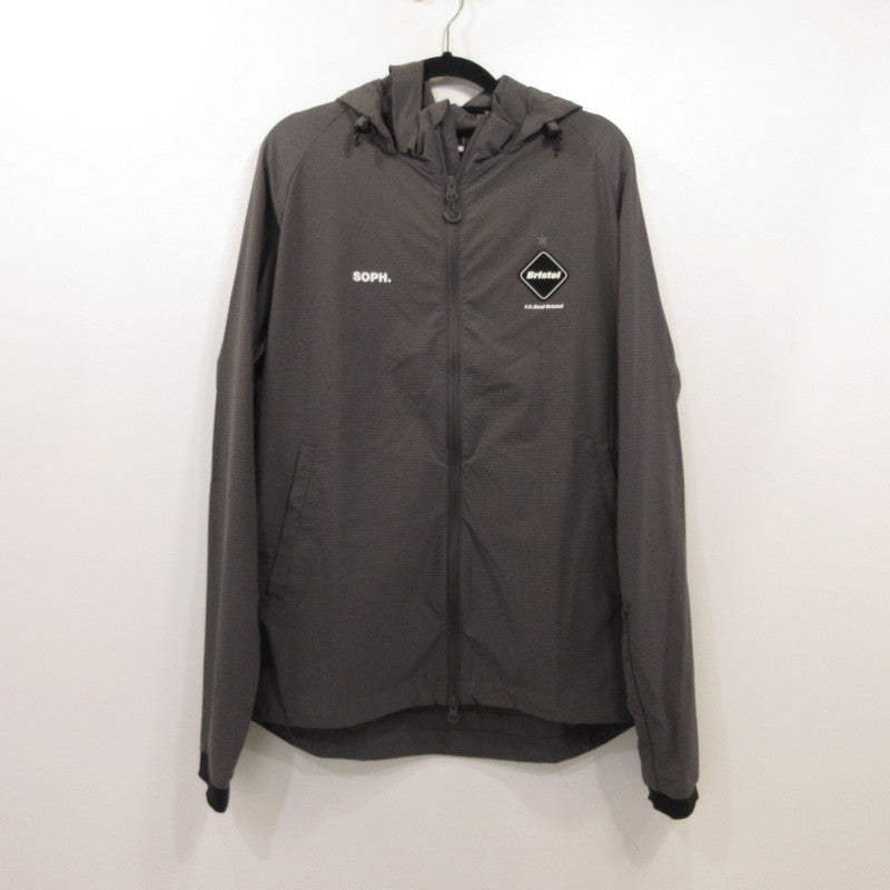 FCRB | エフシーアールビー STRETCH LIGHT WEIGHT HOODED BLOUSON ナイロンジャケット FCRB-210045 グレー サイズ：M【姫路東店】