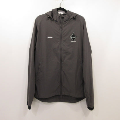 FCRB | エフシーアールビー STRETCH LIGHT WEIGHT HOODED BLOUSON ナイロンジャケット FCRB-210045 グレー サイズ：M【姫路東店】
