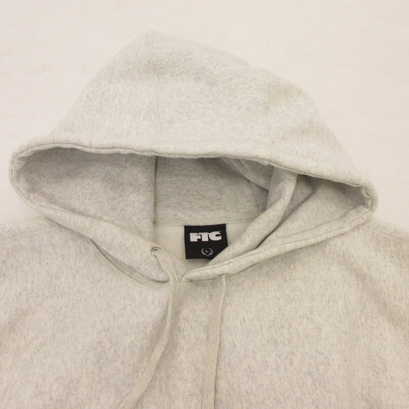 FTC | エフティーシー SCRIPT LOGO PULLOVER HOODY パーカー グレー サイズ：L【姫路東店】