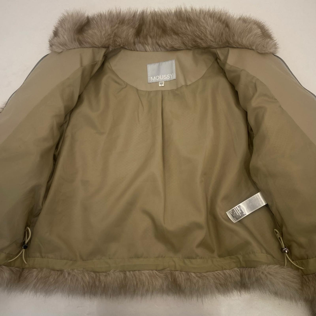 MOUSSY | マウジー F/FUR STAND COLLAR その他アウター 010IA330-4881 2025A/W サイズ：F ベージュ【姫路東店】