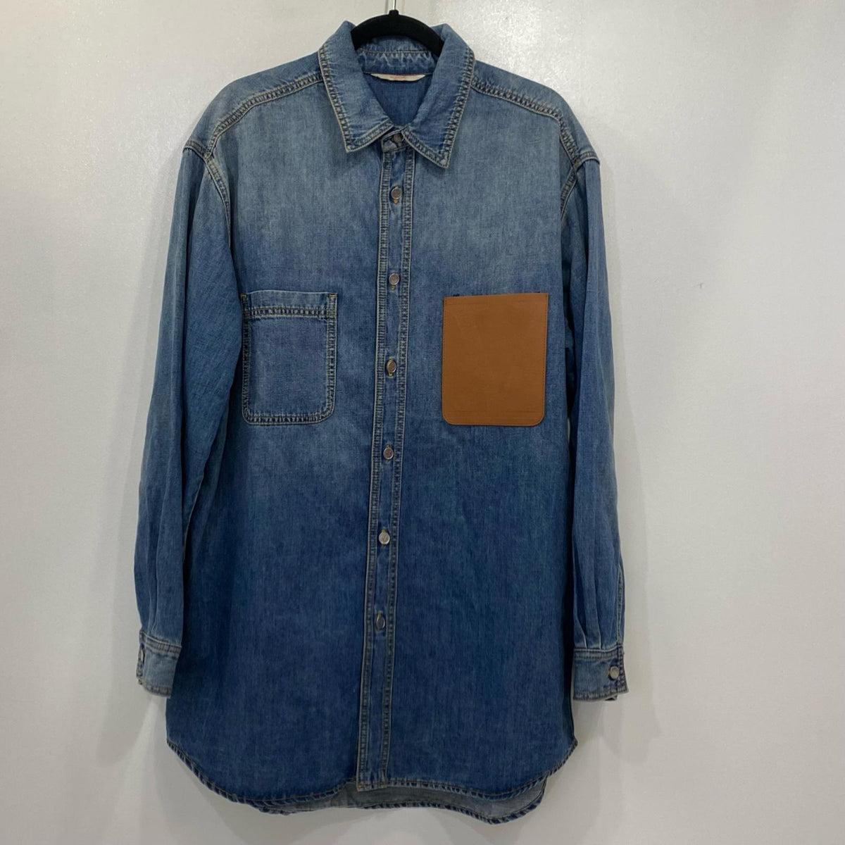 Valentino | ヴァレンチノ その他トップス 2V3DB02B925 デニムシャツ 国内正規品 ブルー サイズ：46【姫路東店】