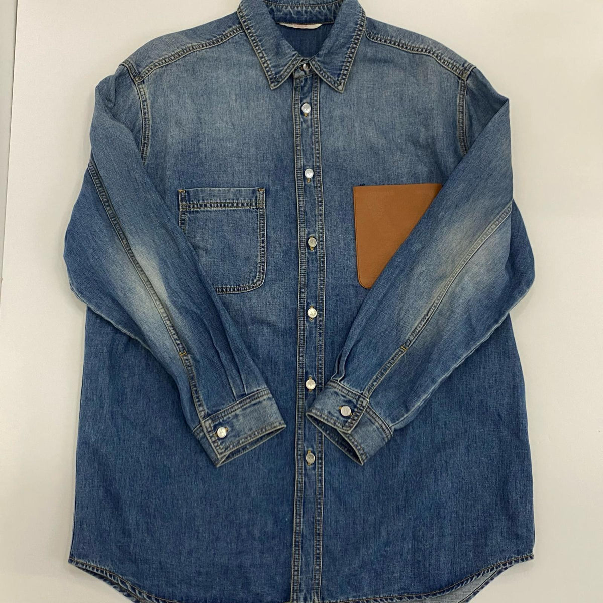 Valentino | ヴァレンチノ その他トップス 2V3DB02B925 デニムシャツ 国内正規品 ブルー サイズ：46【姫路東店】