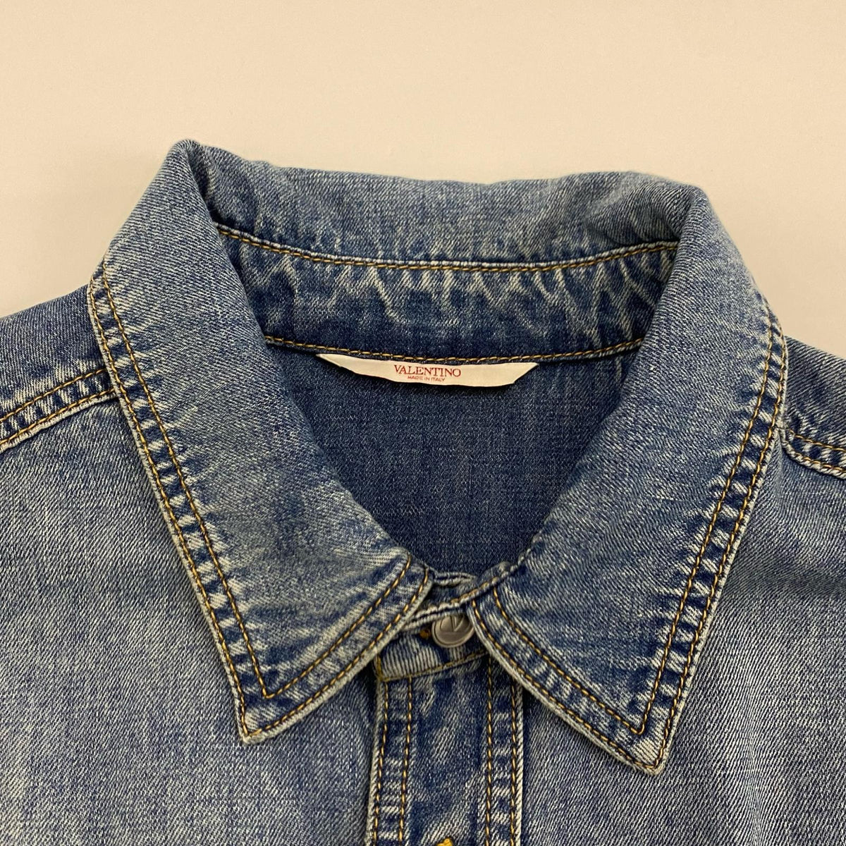 Valentino | ヴァレンチノ その他トップス 2V3DB02B925 デニムシャツ 国内正規品 ブルー サイズ：46【姫路東店】
