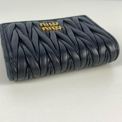 Miu Miu | ミュウ ミュウ Matelasse Tri-Fold Wallet 三つ折り財布 5MH033【姫路東店】