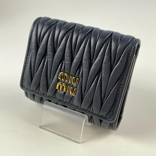 Miu Miu | ミュウ ミュウ Matelasse Tri-Fold Wallet 三つ折り財布 5MH033【姫路東店】