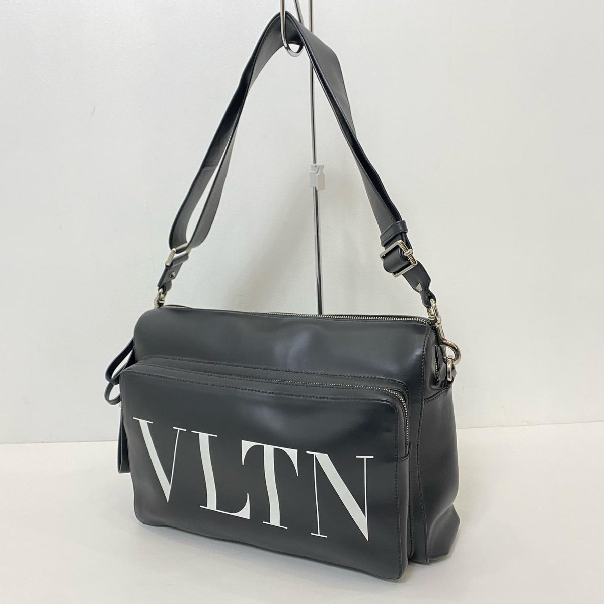 Valentino | ヴァレンチノ ショルダーバッグ ブラック【姫路東店】