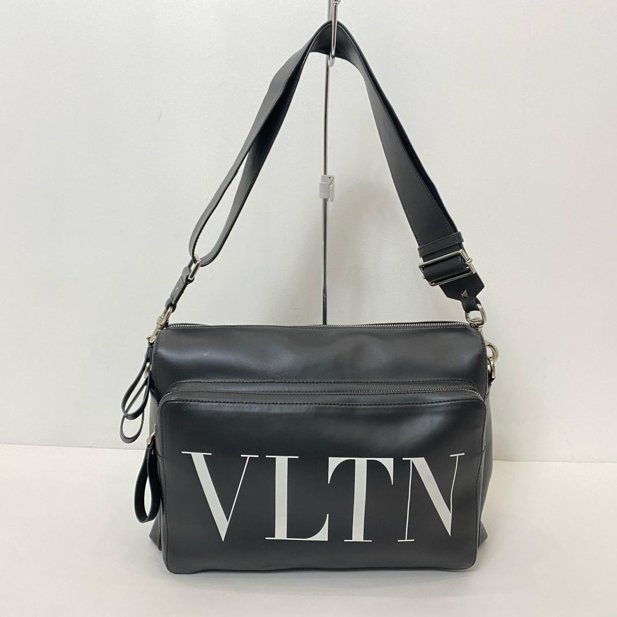 Valentino | ヴァレンチノ ショルダーバッグ ブラック【姫路東店】