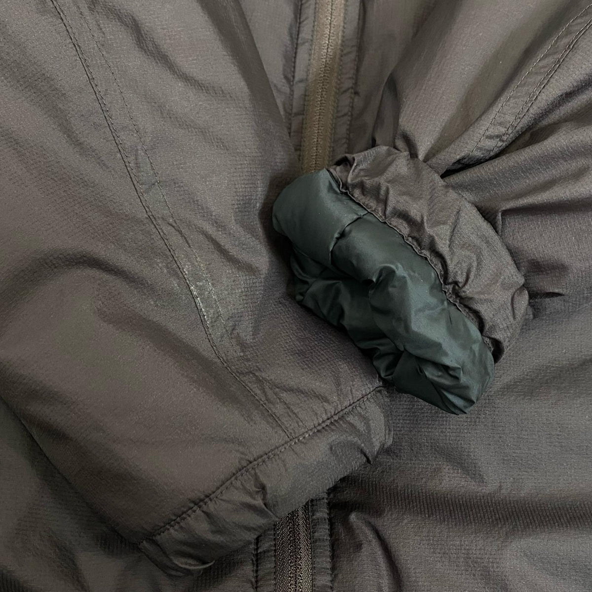 PERS PROJECTS | パースプロジェクト RELIABLE PUFFER JACKET 中綿ジャケット 26FW-17101 2026A/W ボルドー/バーガンディー サイズ：1【姫路東店】