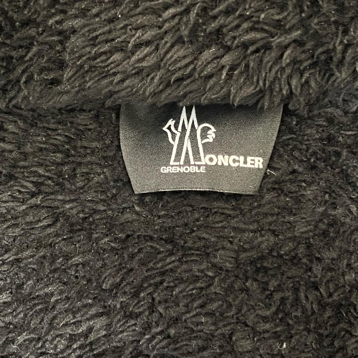 MONCLER GRENOBLE | モンクレールグルノーブル MAGLIA CARDIGAN その他トップス H20978G00021 フリース 国内正規品 ブラック サイズ：L【姫路東店】