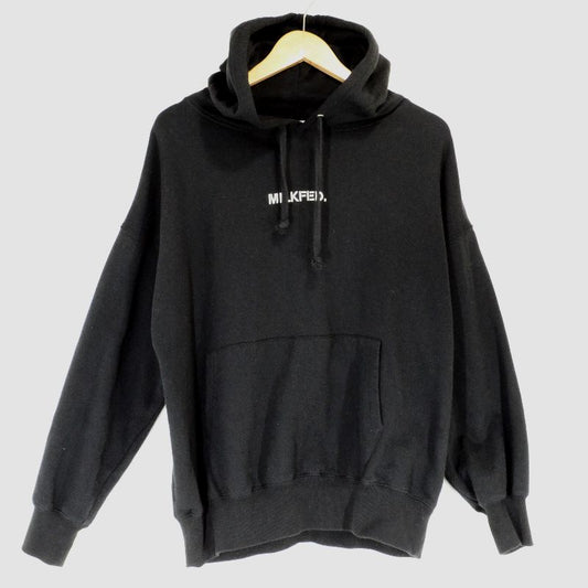 MILK FED | ミルクフェド STENCIL SWEAT HOODIE パーカー 3194254 ブラック【倉吉店】