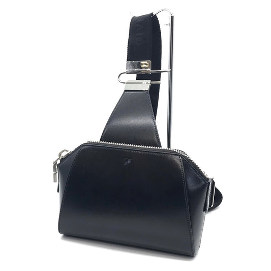 GIVENCHY | ジバンシィ アンティゴナスモール クロスボディバッグ ボディバッグ BKU01TK14L ブラック【倉吉店】