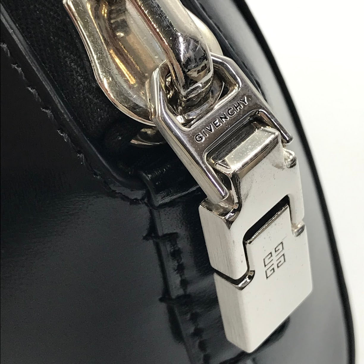 GIVENCHY | ジバンシィ アンティゴナスモール クロスボディバッグ ボディバッグ BKU01TK14L ブラック【倉吉店】