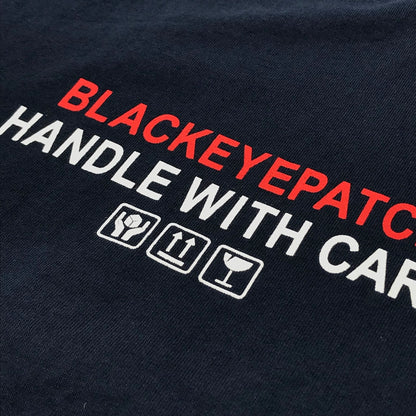 BlackEyePatch | ブラックアイパッチ HANDLE WITH CARE TEE 半袖Ｔシャツ ネイビー サイズ：XL【倉吉店】