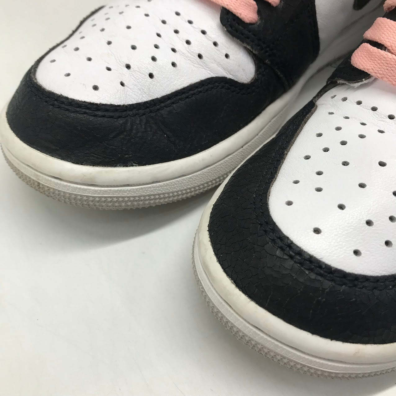 NIKE | ナイキ AIR JORDAN 1 HIGH OG ’BLEACHED CORAL’ スニーカー 555088-108 グレー 26.5cm【倉吉店】