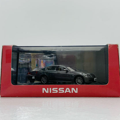 【中古】 日産 SKYLINE セダン カラーサンプル(シルバー)