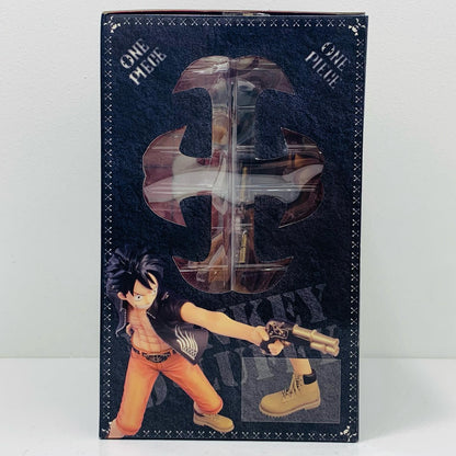 【中古】 モンキー・D・ルフィ三銃士Ver.「ワンピース」DOORPAINTINGCOLLECTIONFIGURE」1/7塗装済み完成品【フィギュア】