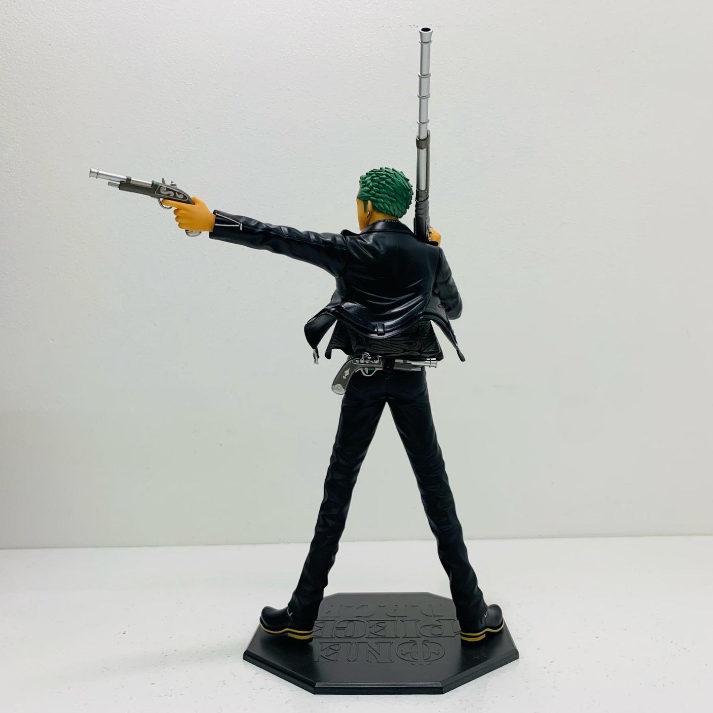 【中古】 'ロロノア・ゾロ三銃士Ver.「ワンピース」DOORPAINTINGCOLLECTIONFIGURE」1/7塗装済み完成品' ワンピース フィギュア ロロノア・ゾロ三銃士 ver.【フィギュア】【飾磨店】